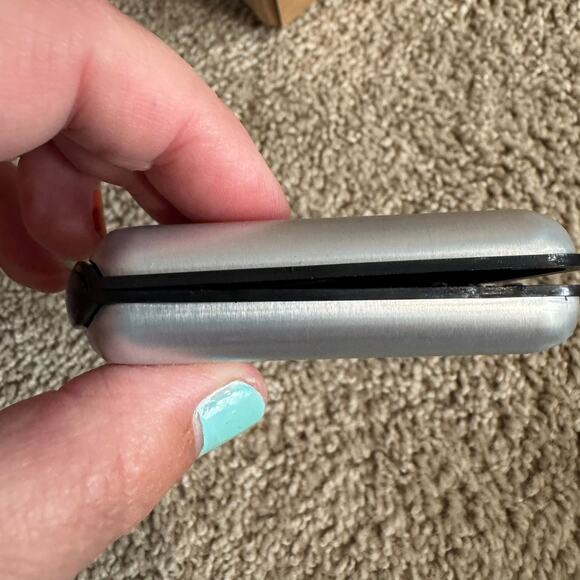 NEW Silver & Black Hard Shell Credit Card Wallet Closes Tightly Multiple Slots - Picture 6 of 11